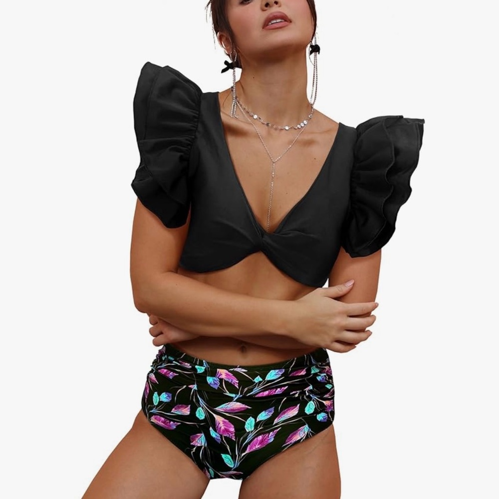 Black Ruffle Sleeve Top and Floral Bottoms